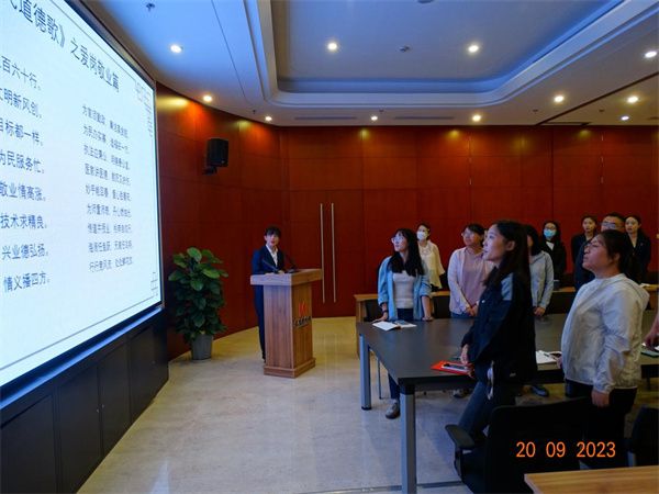     　　党的二十大报告指出，要广泛践行社会主义核心价值观...
